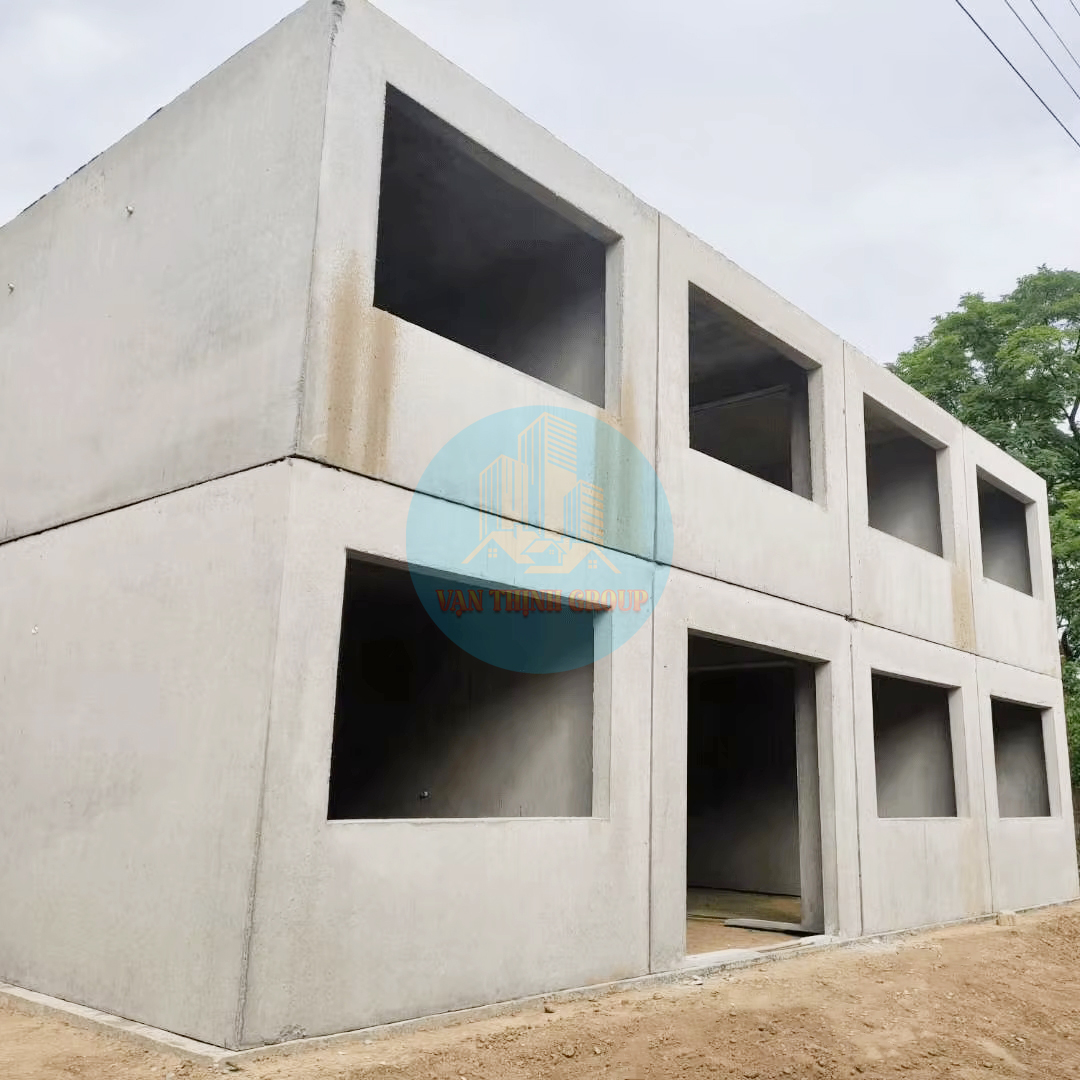 Nhà 2 tầng bằng bê tông đúc sẵn