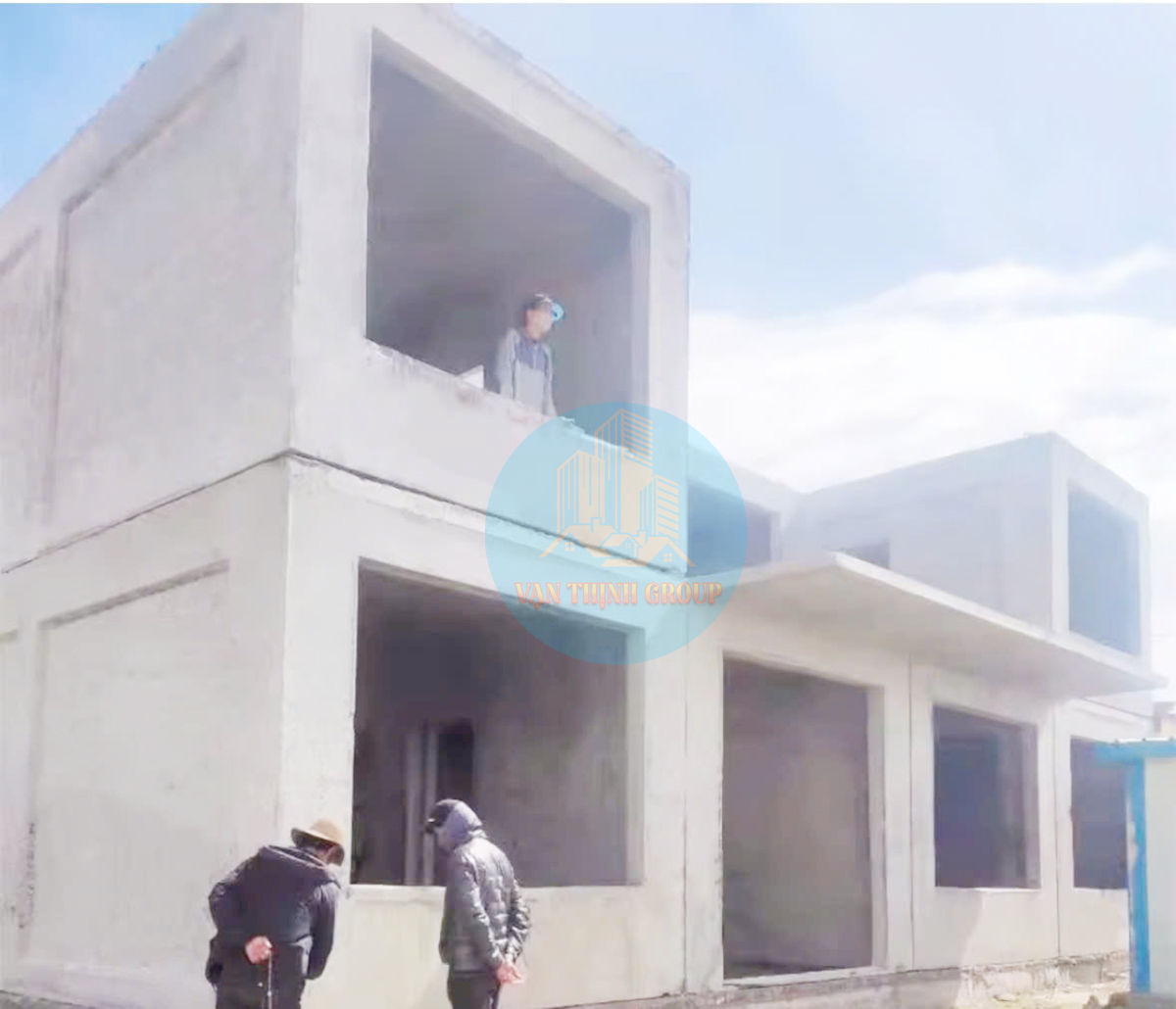 Nhà 2 tầng bằng bê tông đúc sẵn